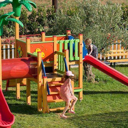 Buca Beach Resort Messíni Eksteriør billede